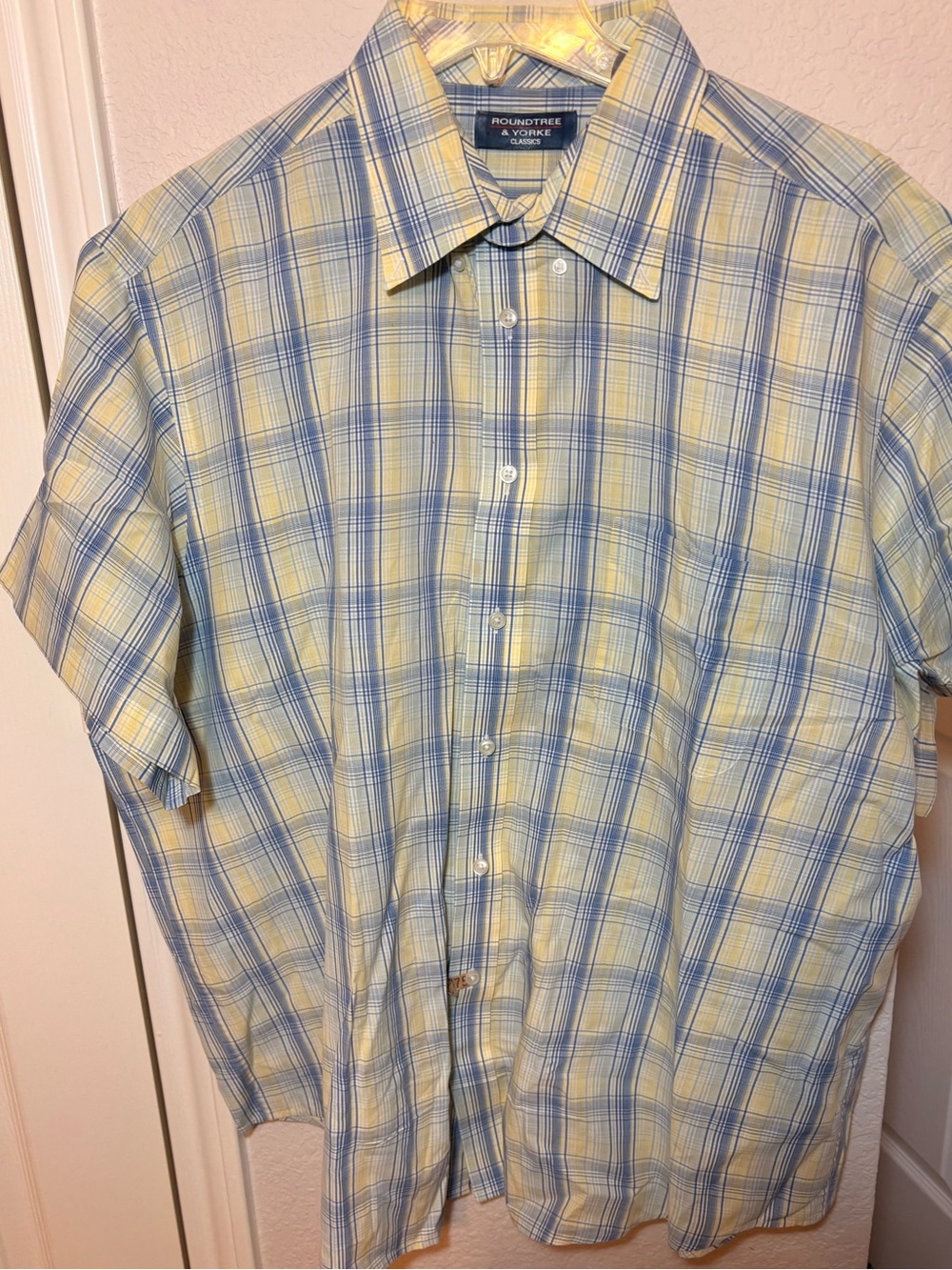 Roundtree & Yorke Yellow and Blue Plaid Short-Sleeve Button-Down Shirt